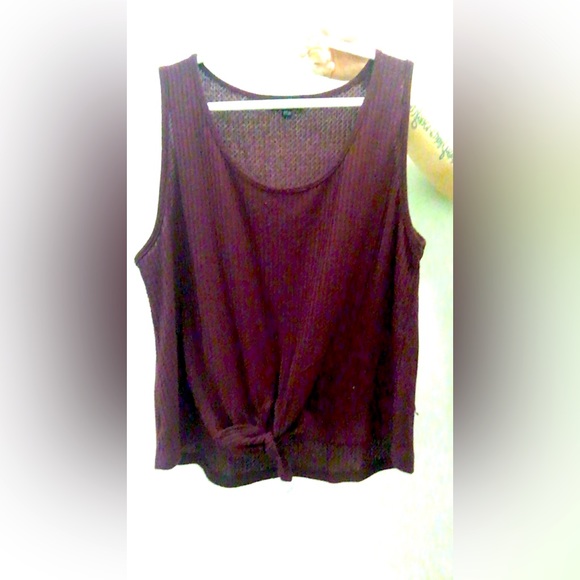 Knitted tie front tank top - Picture 1 of 2